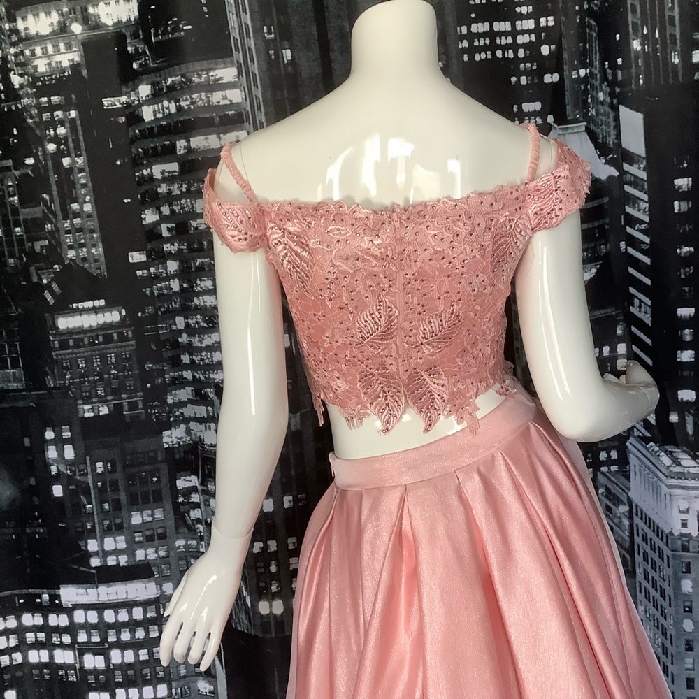 Dave & Johnny Shimmering Pink Formal 2PC Skirt Set with Pockets - Picture 11 of 13